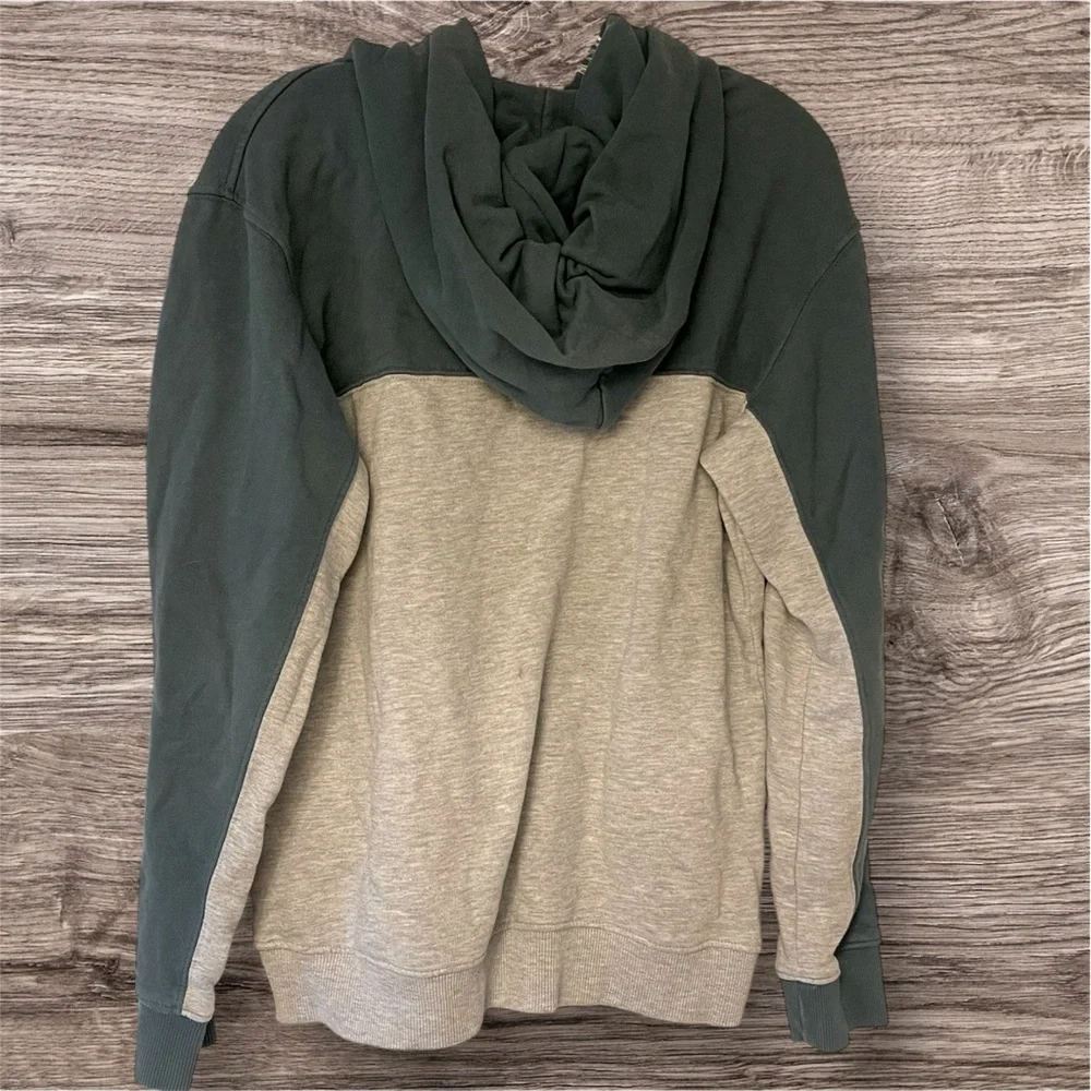 H&M Dark Green Gray Hoodie Men’s Medium Minimal Streetwear Cozy Essential